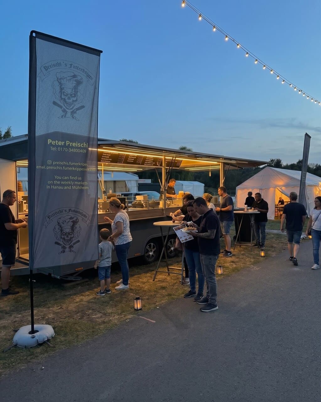 Preischl's Futterkrippe Foodtruck bei einem Abend-Event